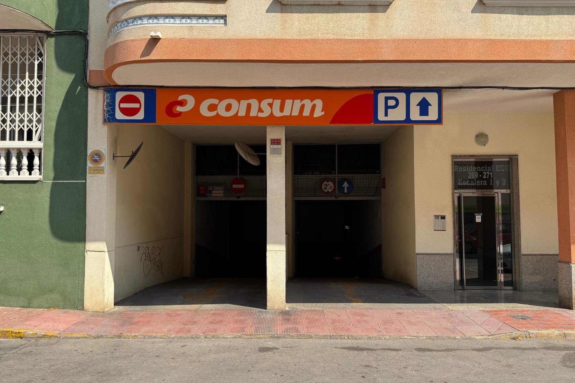Återförsäljning - Garage -
Torrevieja - Center