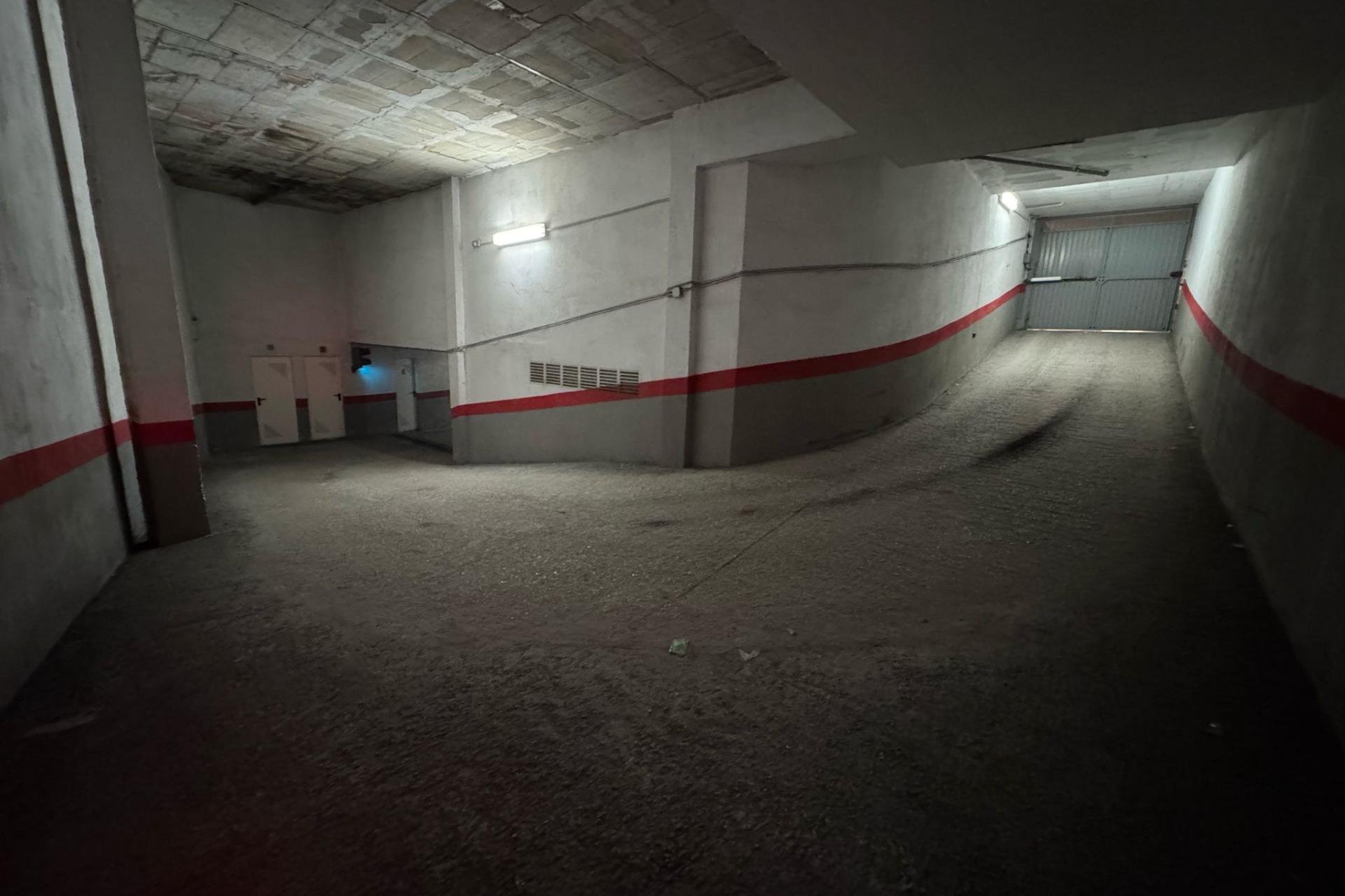 Återförsäljning - Garage -
Torrevieja - Center