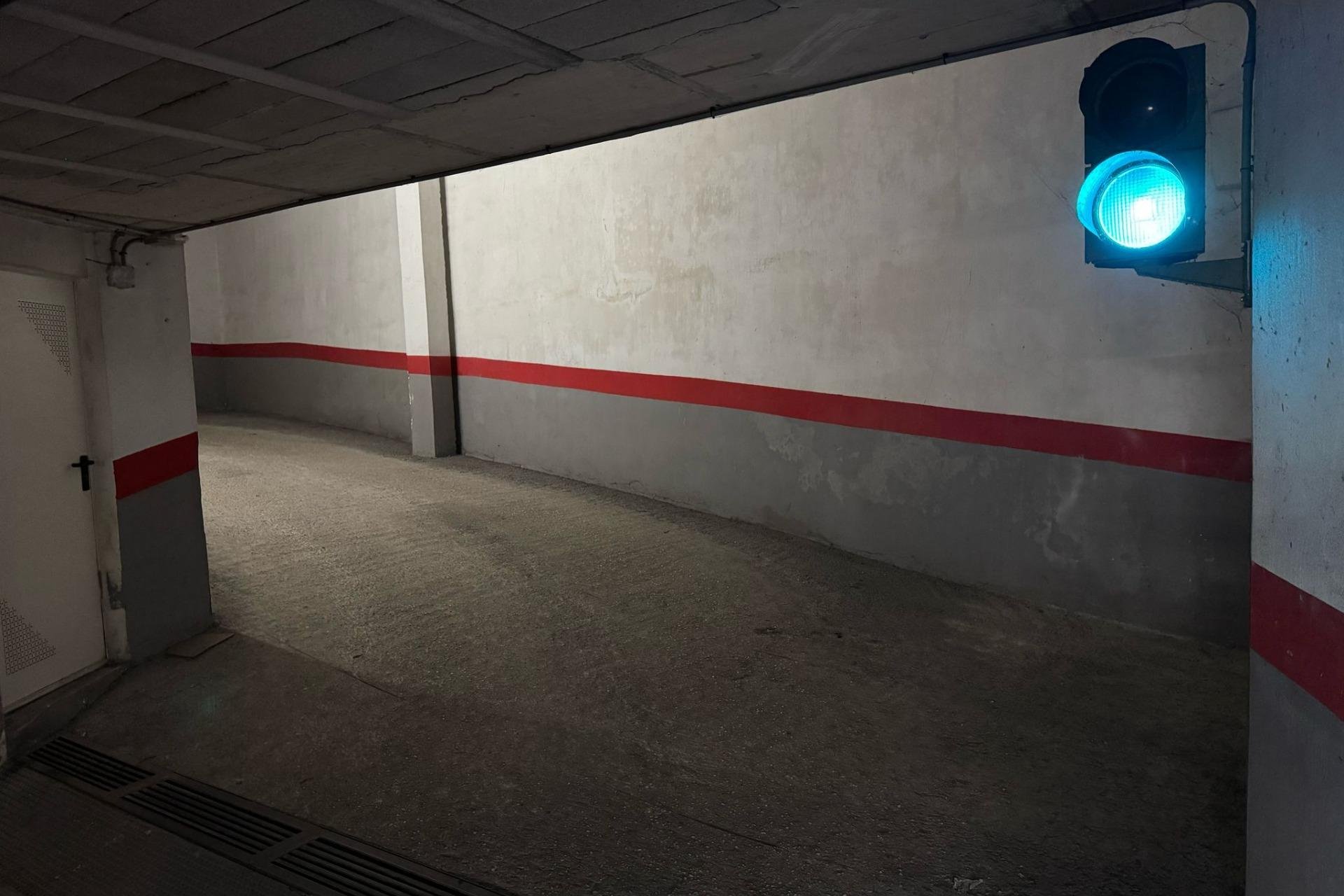 Återförsäljning - Garage -
Torrevieja - Center