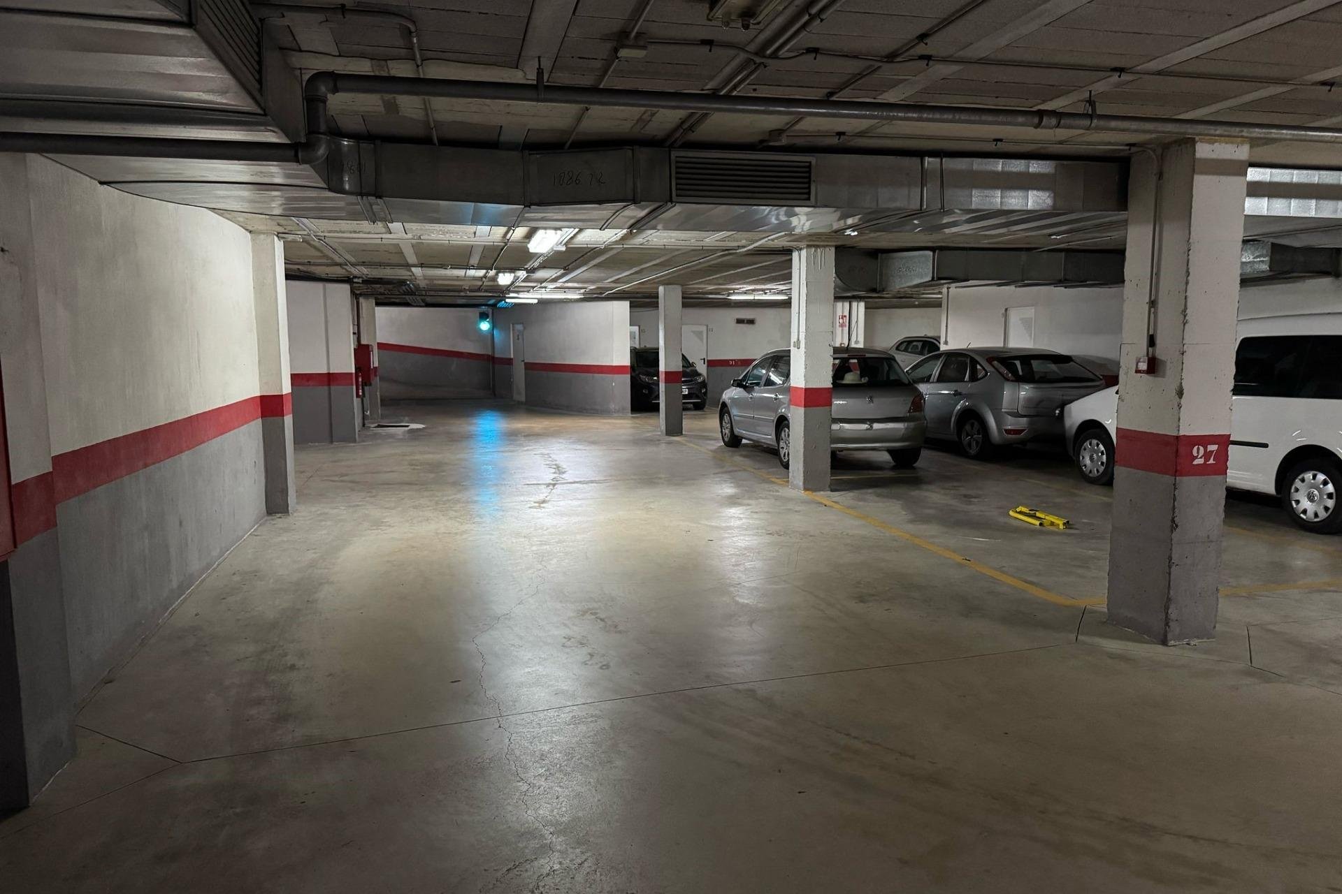 Återförsäljning - Garage -
Torrevieja - Center