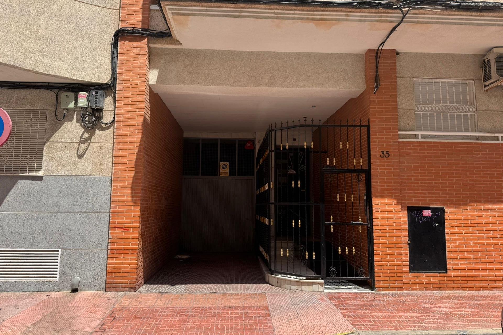 Återförsäljning - Garage -
Torrevieja - Estacion de autobuses