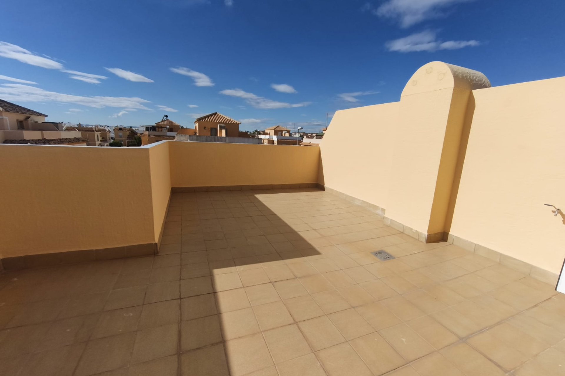 Återförsäljning - Quad House -
Ciudad quesada - Lo Marabu