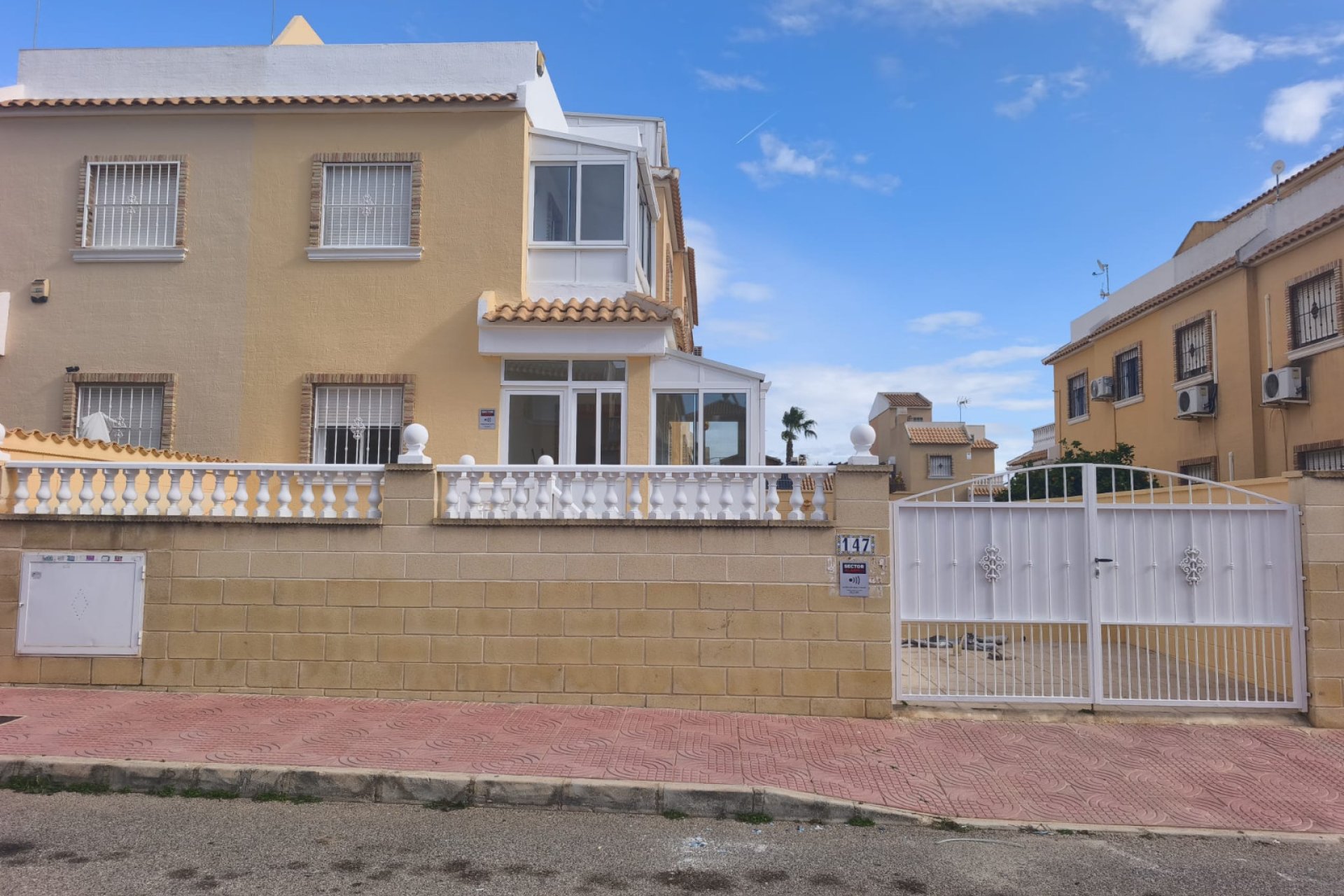 Återförsäljning - Quad House -
Ciudad quesada - Lo Marabu