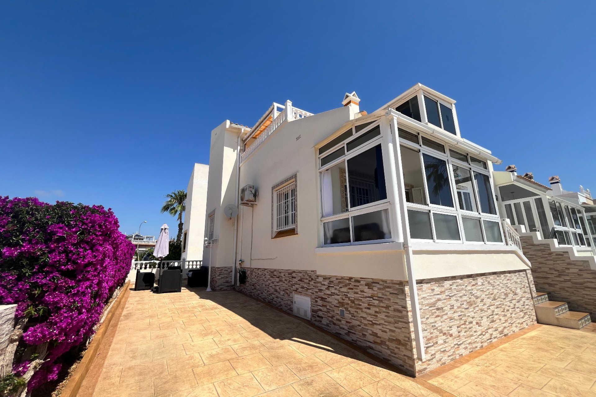 Återförsäljning - Quad House -
Playa Flamenca - Jumilla