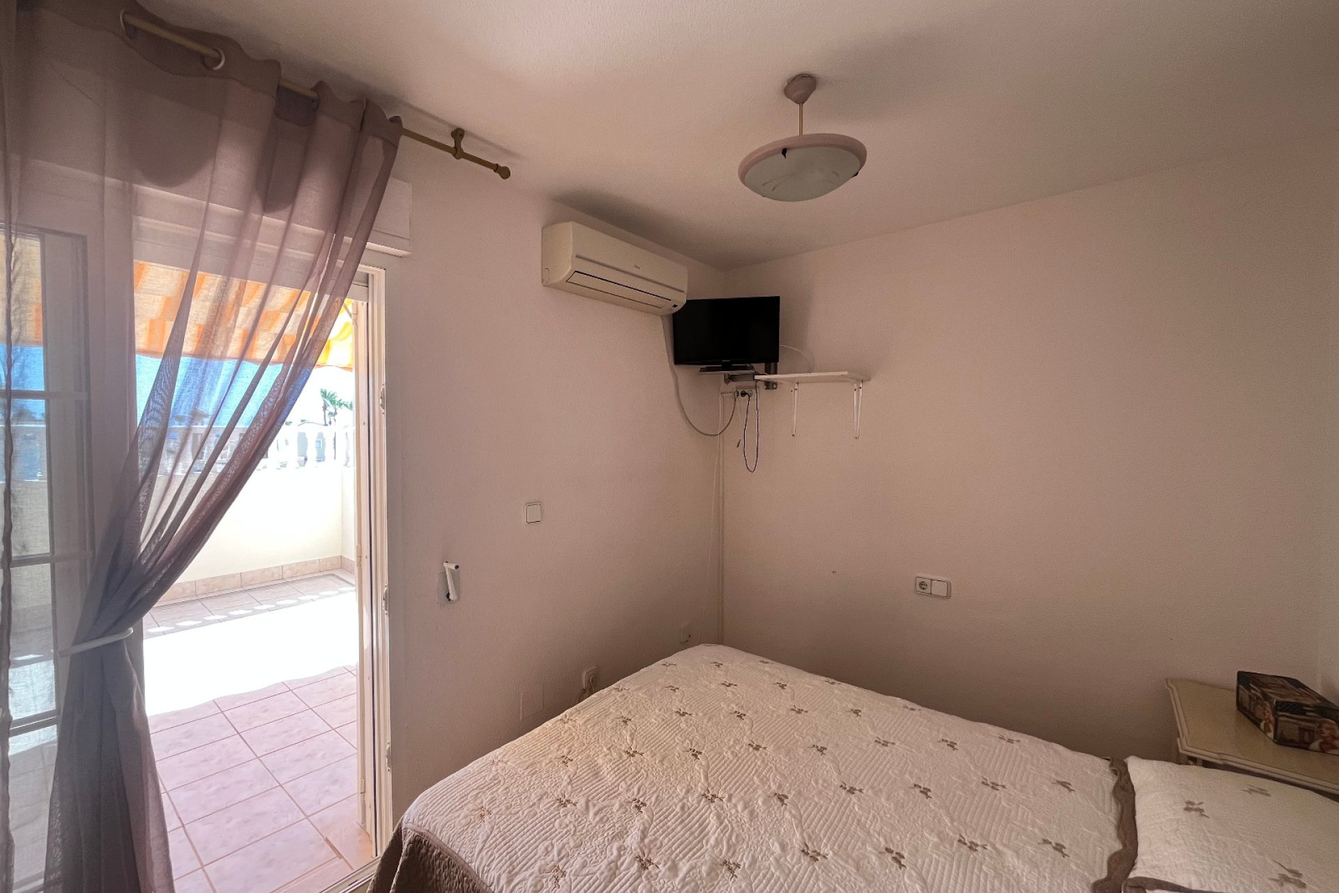 Återförsäljning - Quad House -
Playa Flamenca - Jumilla