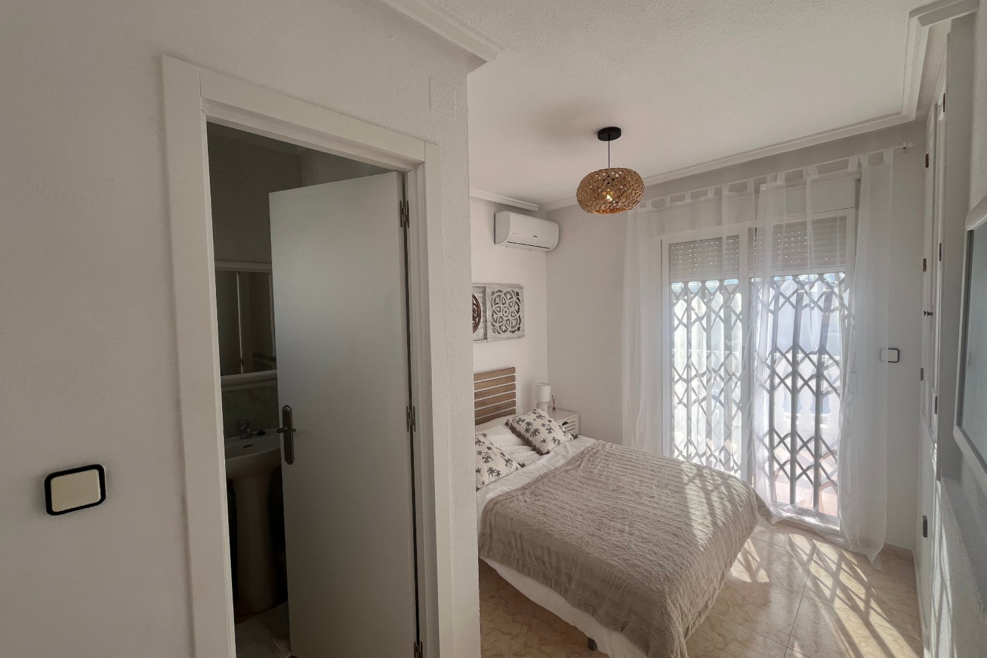 Återförsäljning - Quad House -
Punta Prima - Serena