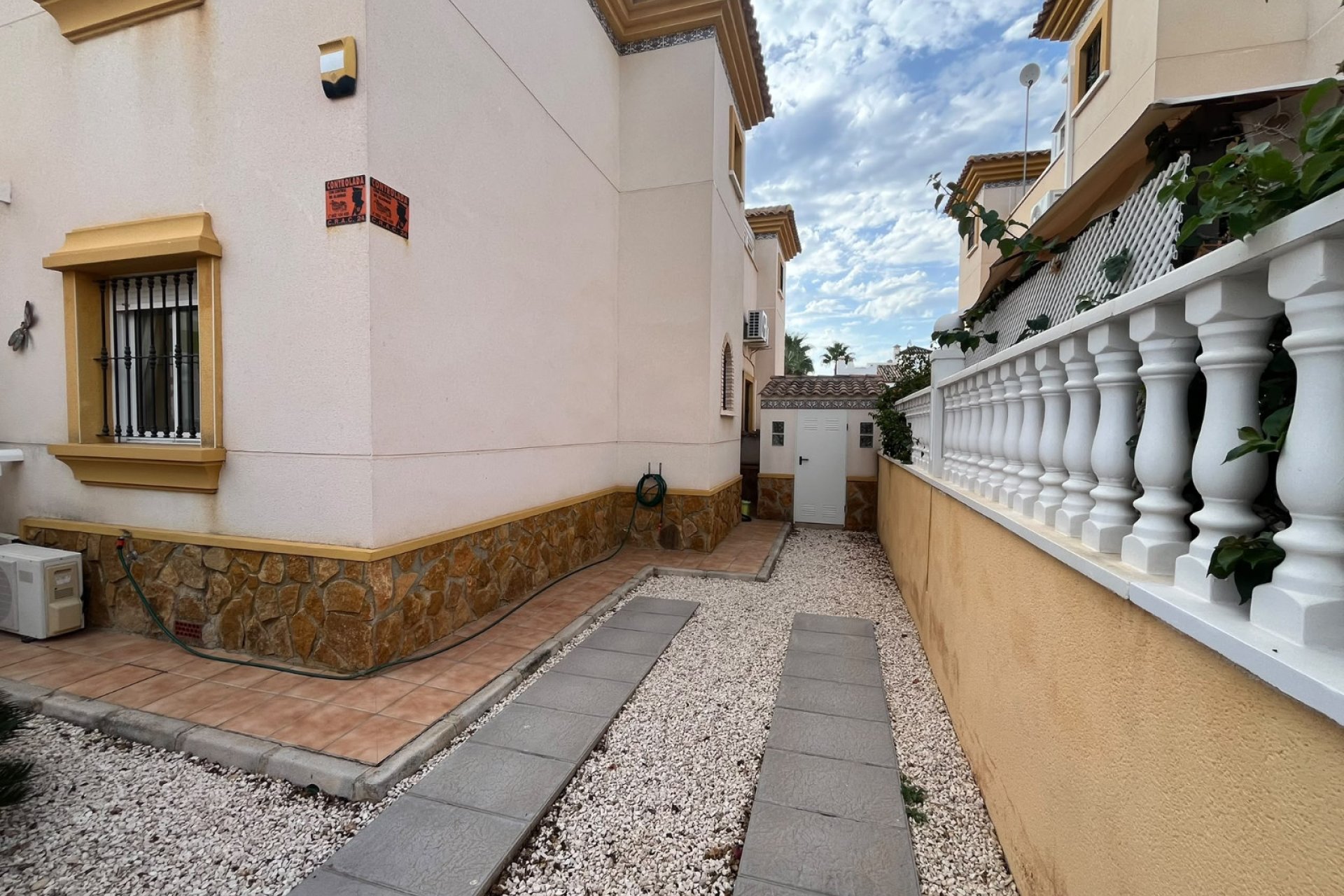 Återförsäljning - Quad House -
Villamartin - PAU 8
