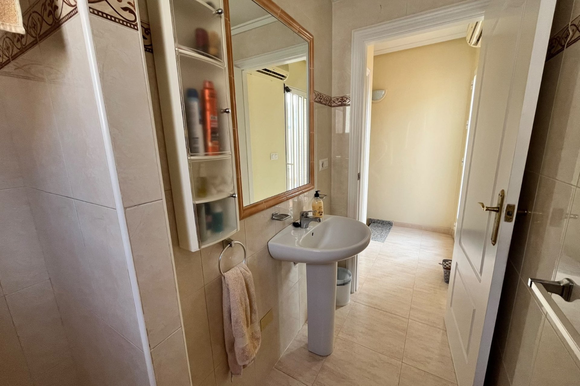 Återförsäljning - Quad House -
Villamartin - PAU 8