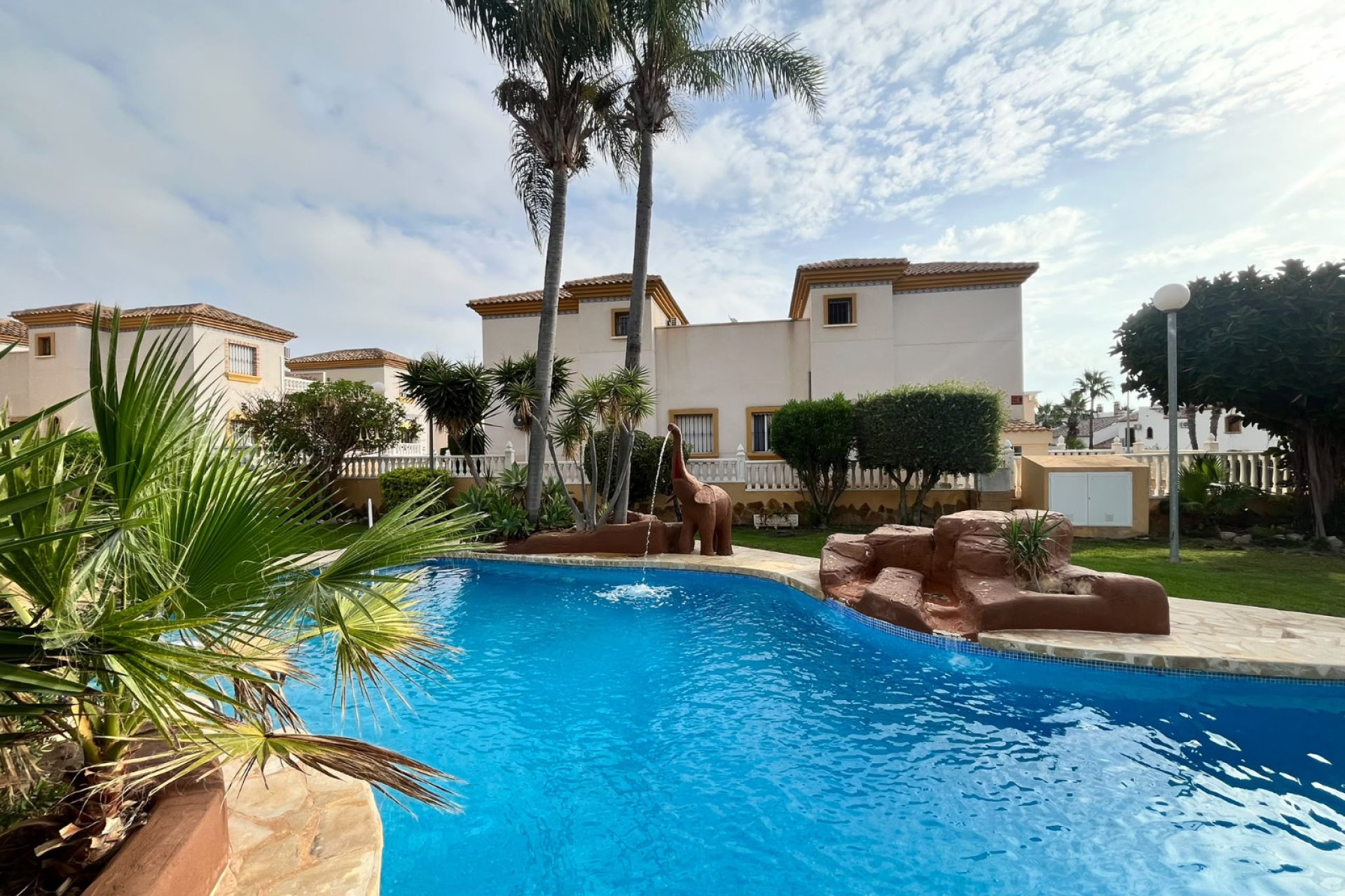 Återförsäljning - Quad House -
Villamartin - PAU 8