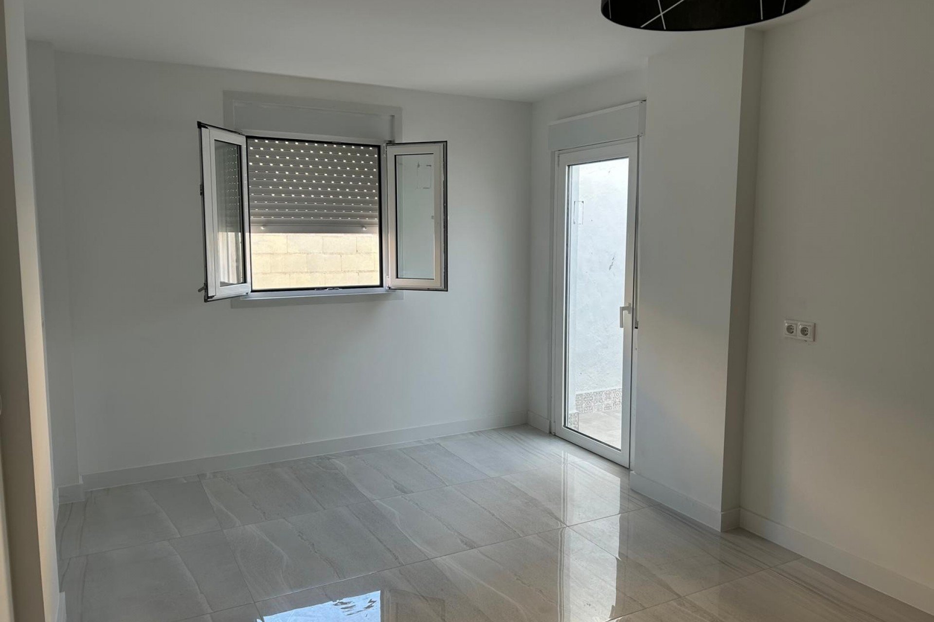 Återförsäljning - Radhus -
Benejúzar