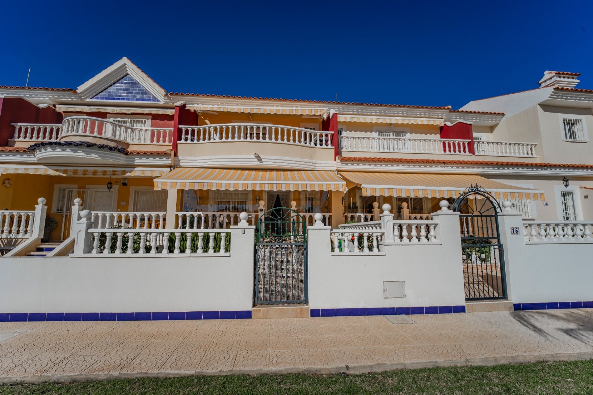 Återförsäljning - Radhus -
Ciudad quesada - Lo Marabú