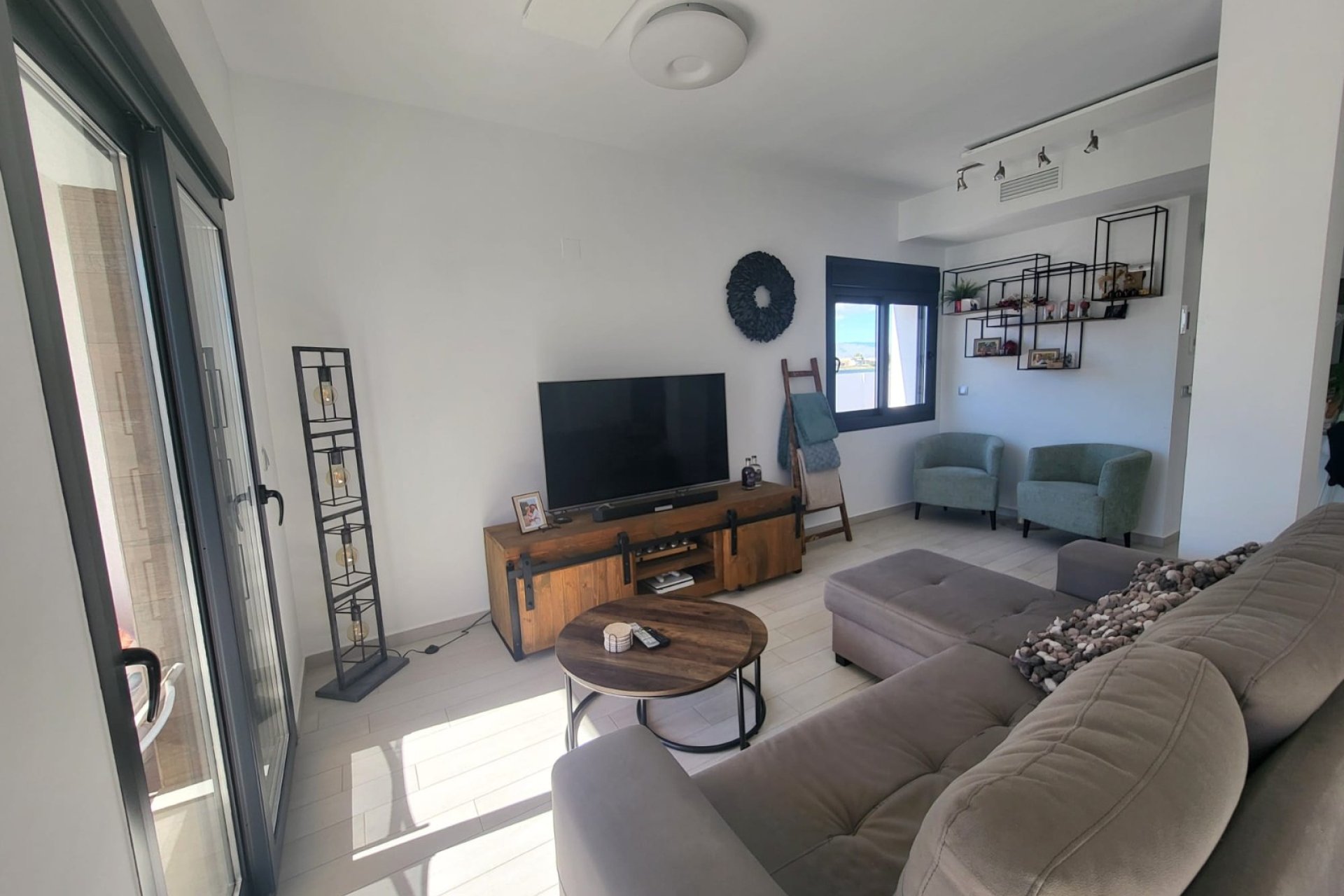 Återförsäljning - Radhus -
Daya Nueva