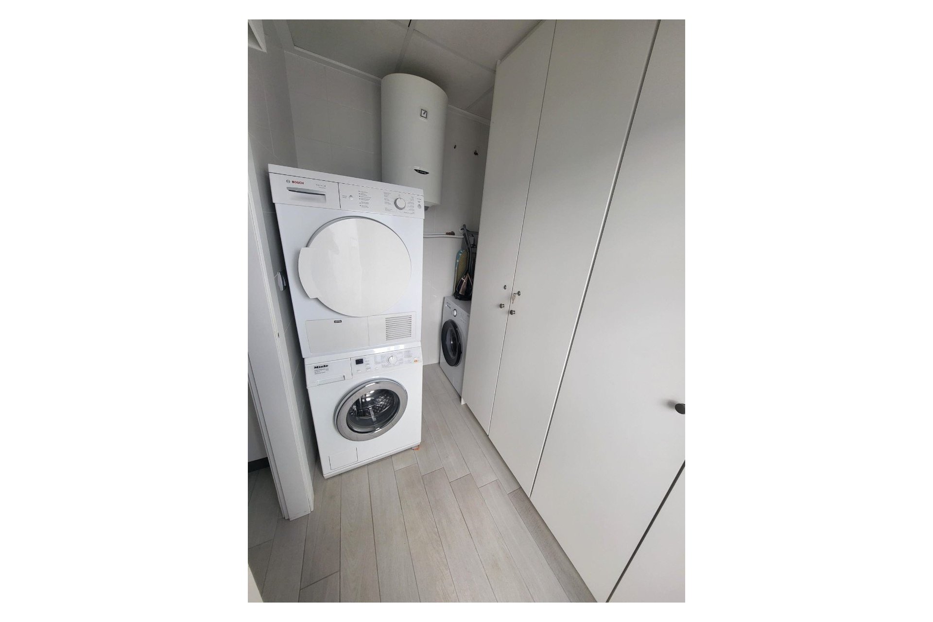 Återförsäljning - Radhus -
Daya Nueva