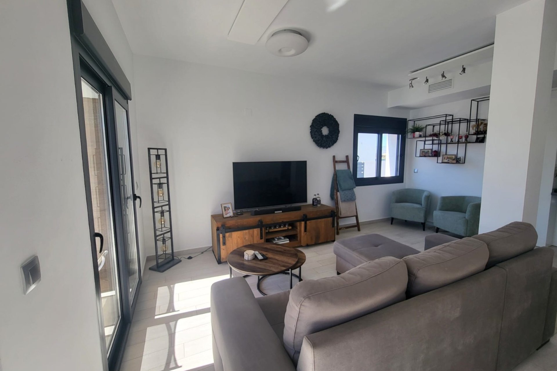 Återförsäljning - Radhus -
Daya Nueva