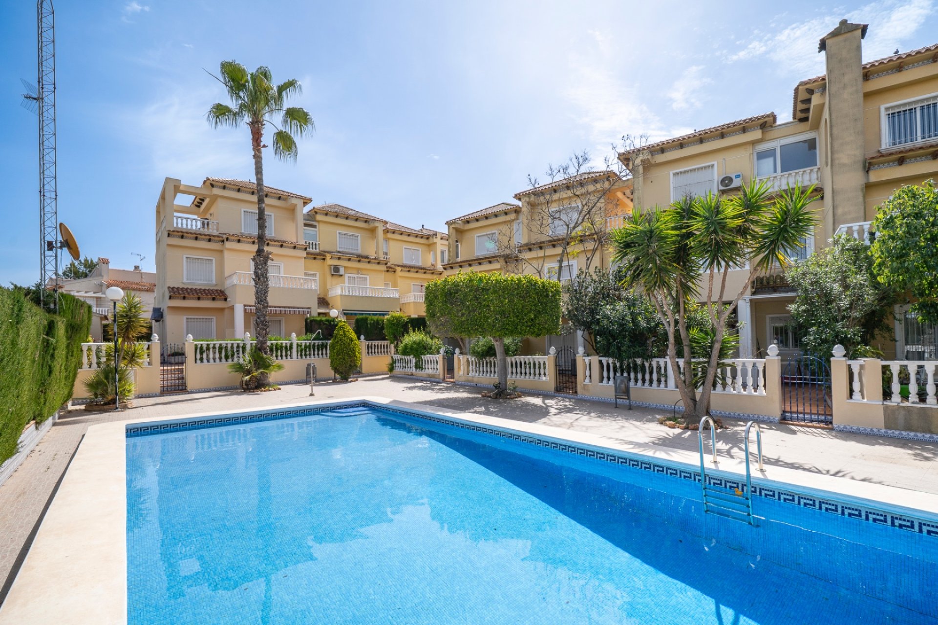 Återförsäljning - Radhus -
Guardamar del Segura - El moncayo