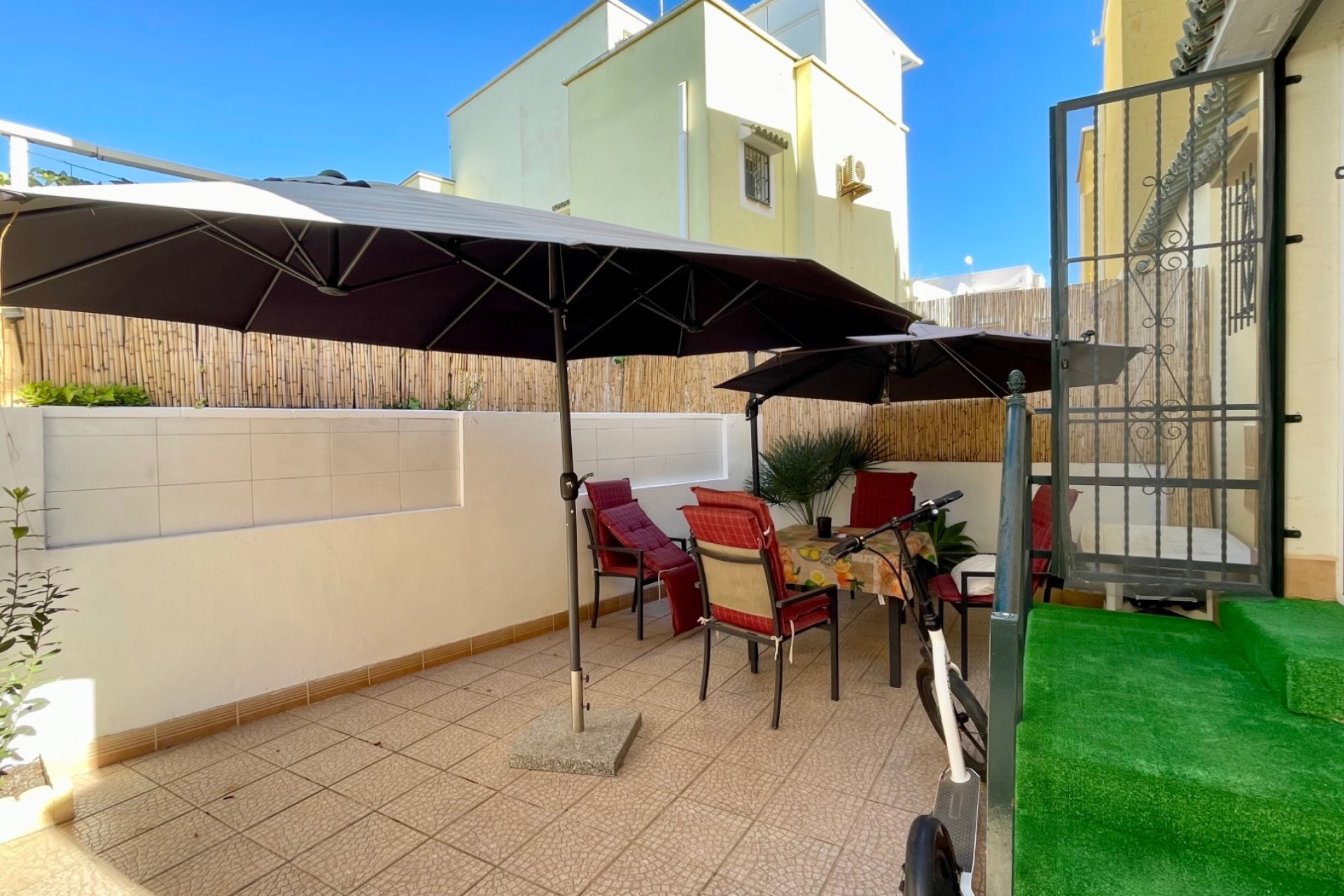 Återförsäljning - Radhus -
Los Altos