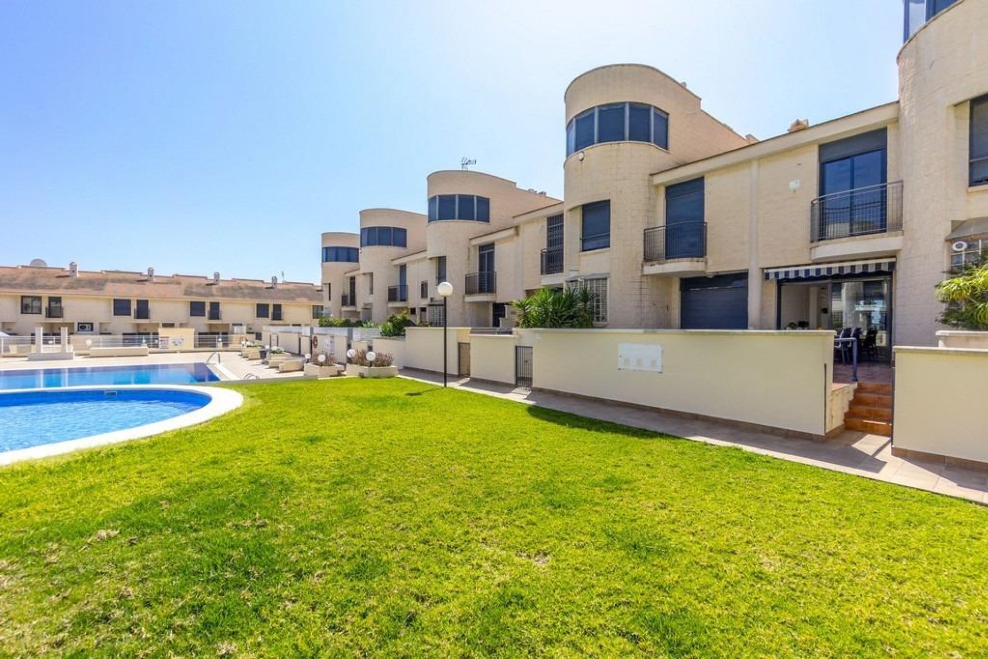 Återförsäljning - Radhus -
Orihuela Costa - Aguamarina