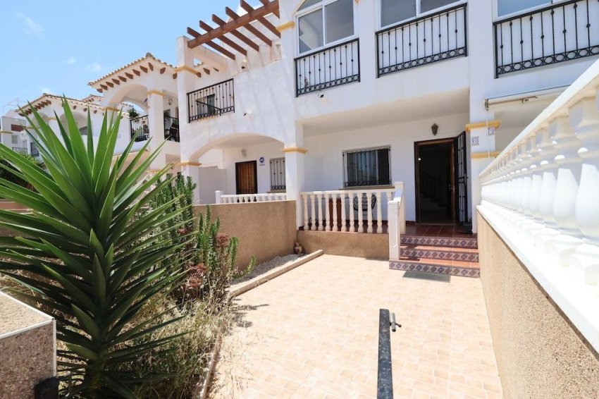 Återförsäljning - Radhus -
Orihuela Costa - La Ciñuelica