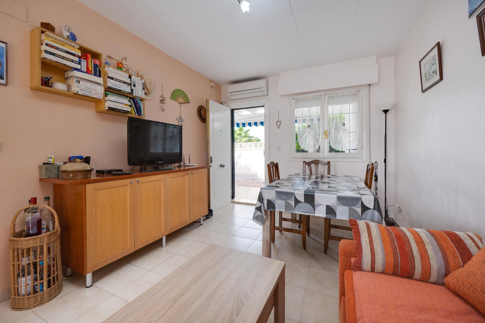 Återförsäljning - Radhus -
Orihuela Costa - La Florida