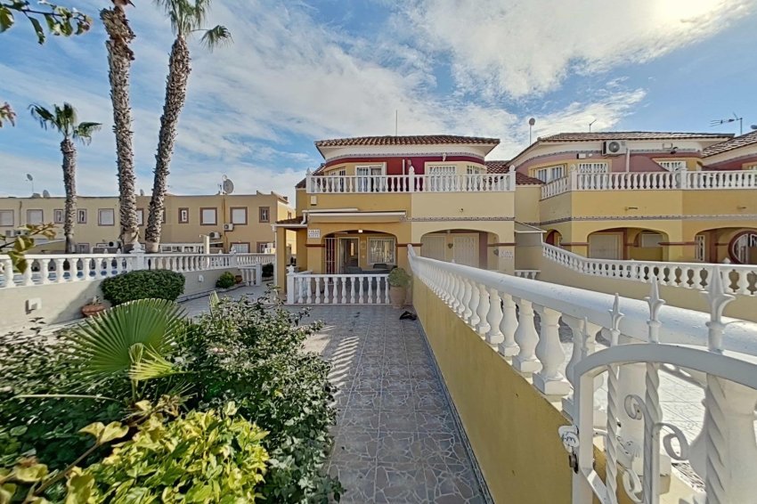 Återförsäljning - Radhus -
Orihuela Costa - La Regia