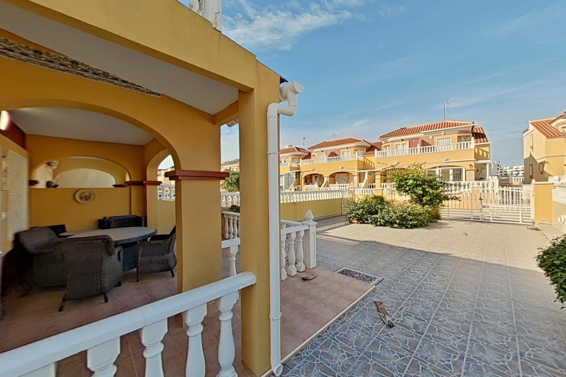 Återförsäljning - Radhus -
Orihuela Costa - La Regia