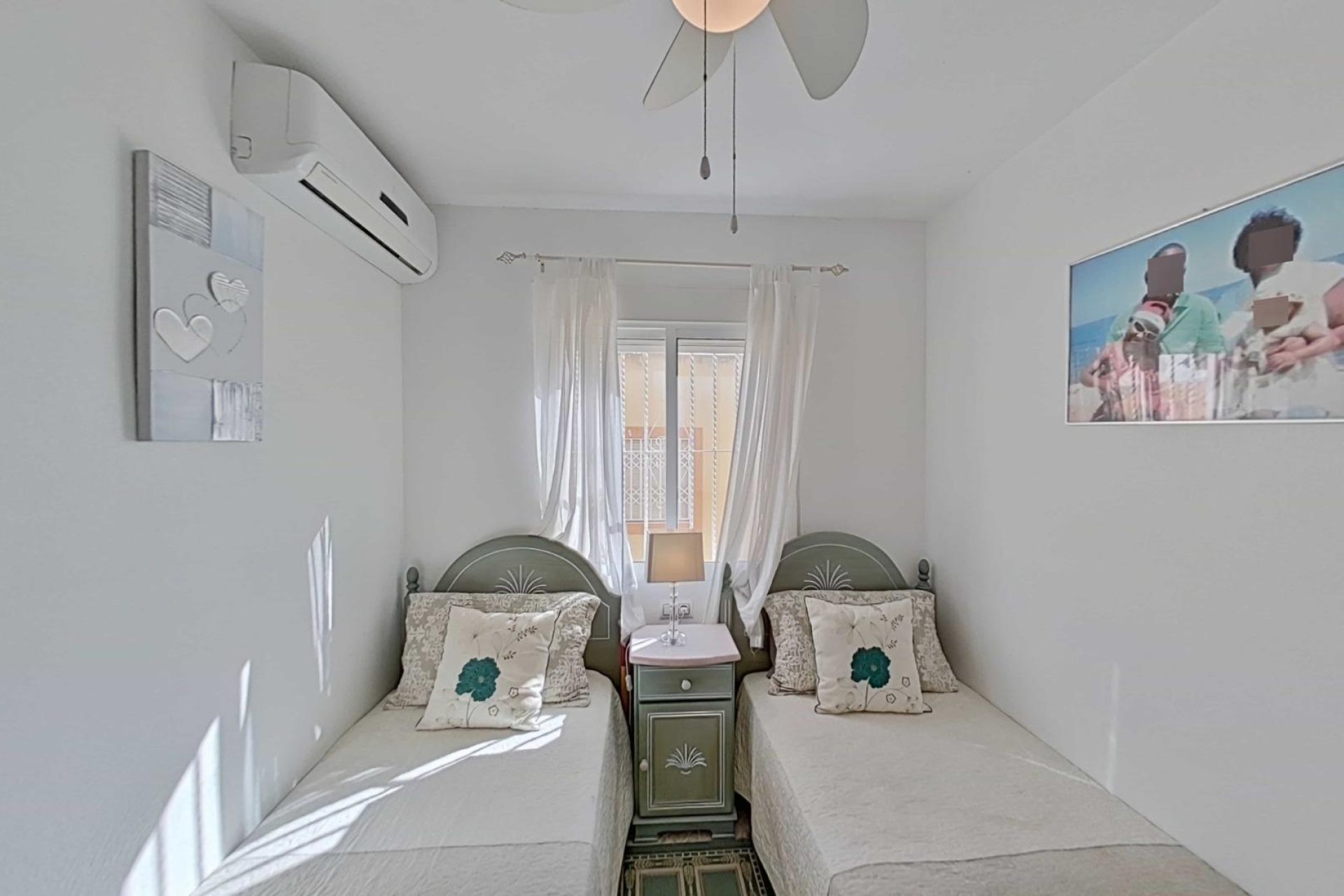 Återförsäljning - Radhus -
Orihuela Costa - La Regia