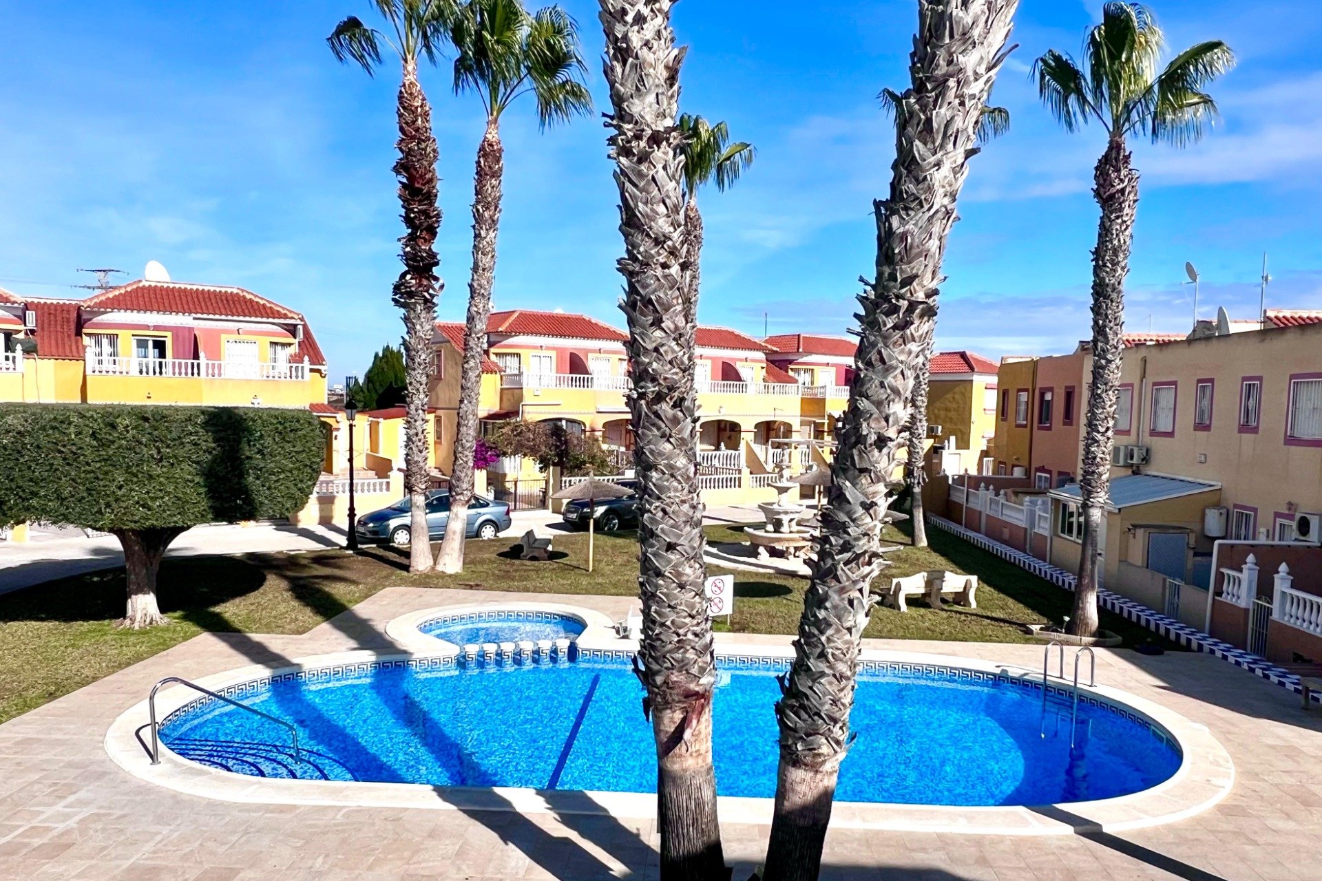 Återförsäljning - Radhus -
Orihuela Costa - La Regia