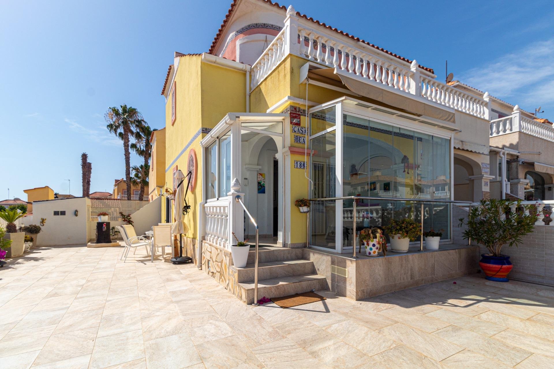 Återförsäljning - Radhus -
Orihuela Costa - La Regia