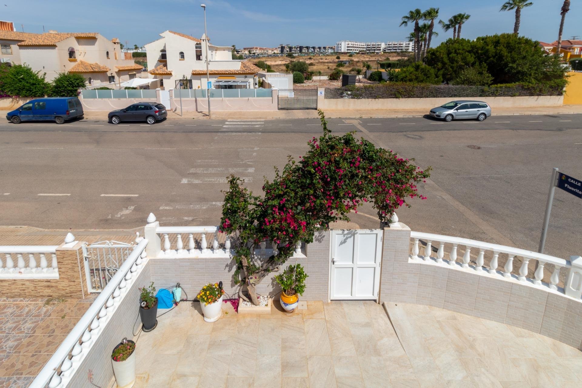 Återförsäljning - Radhus -
Orihuela Costa - La Regia
