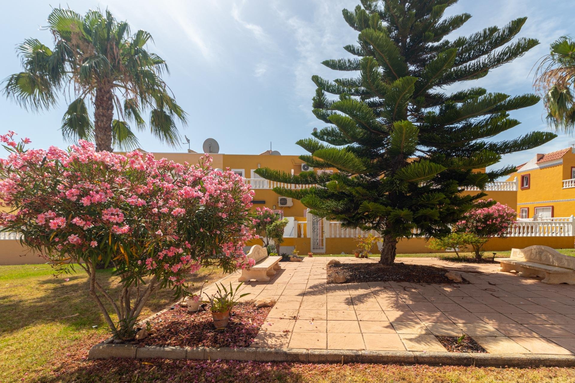 Återförsäljning - Radhus -
Orihuela Costa - La Regia