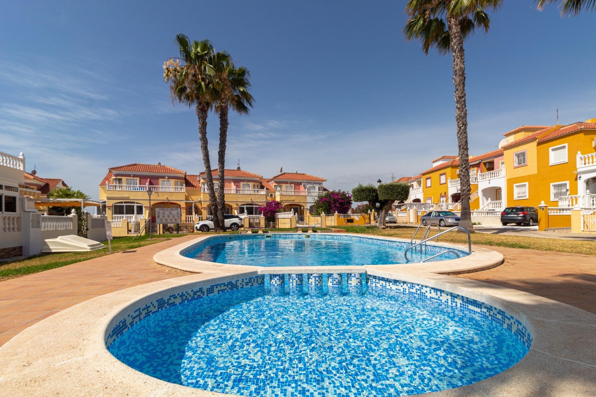 Återförsäljning - Radhus -
Orihuela Costa - La Regia