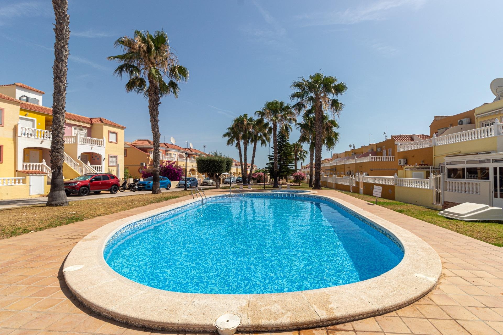 Återförsäljning - Radhus -
Orihuela Costa - La Regia