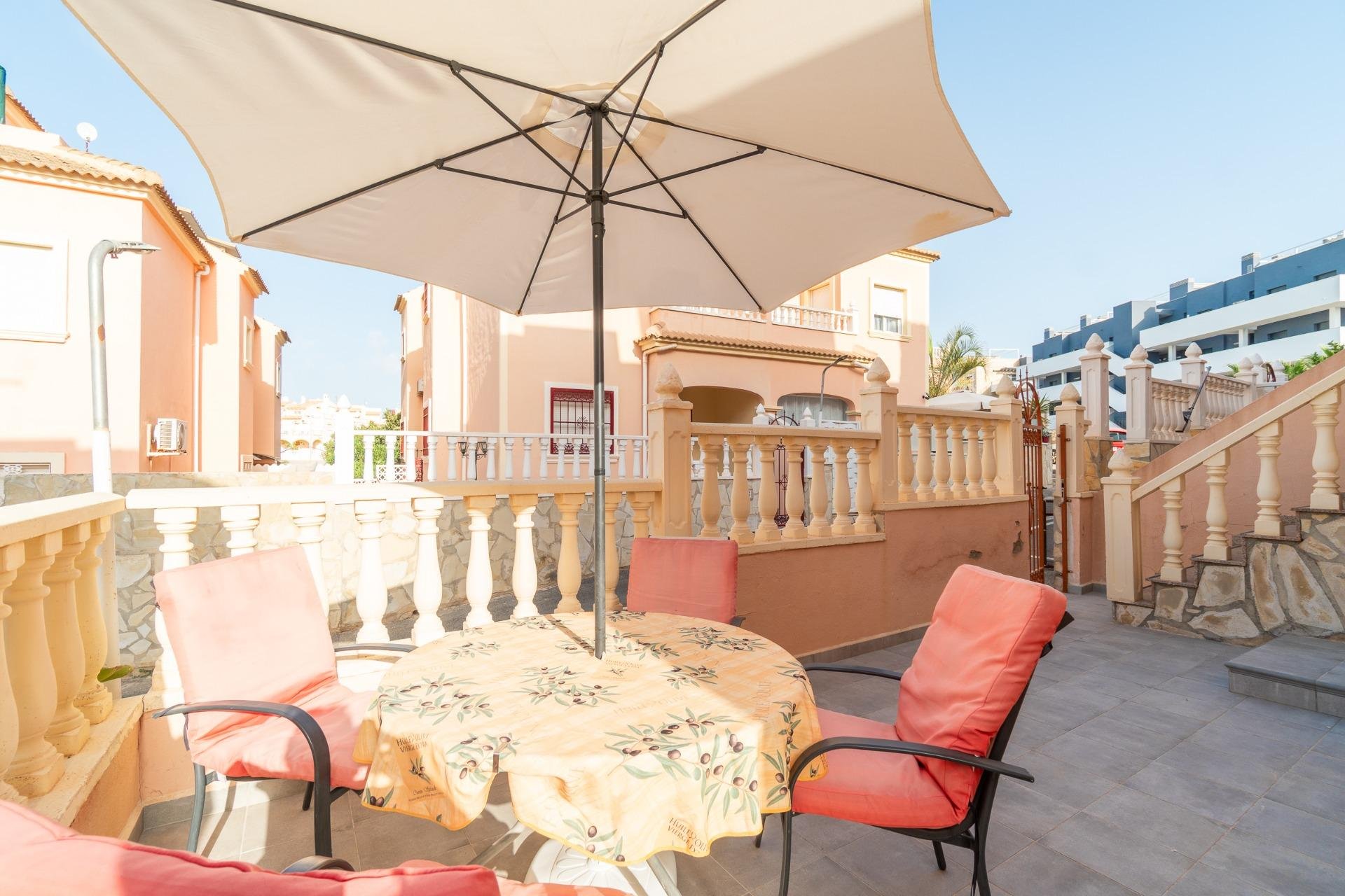 Återförsäljning - Radhus -
Orihuela Costa - Playa Flamenca