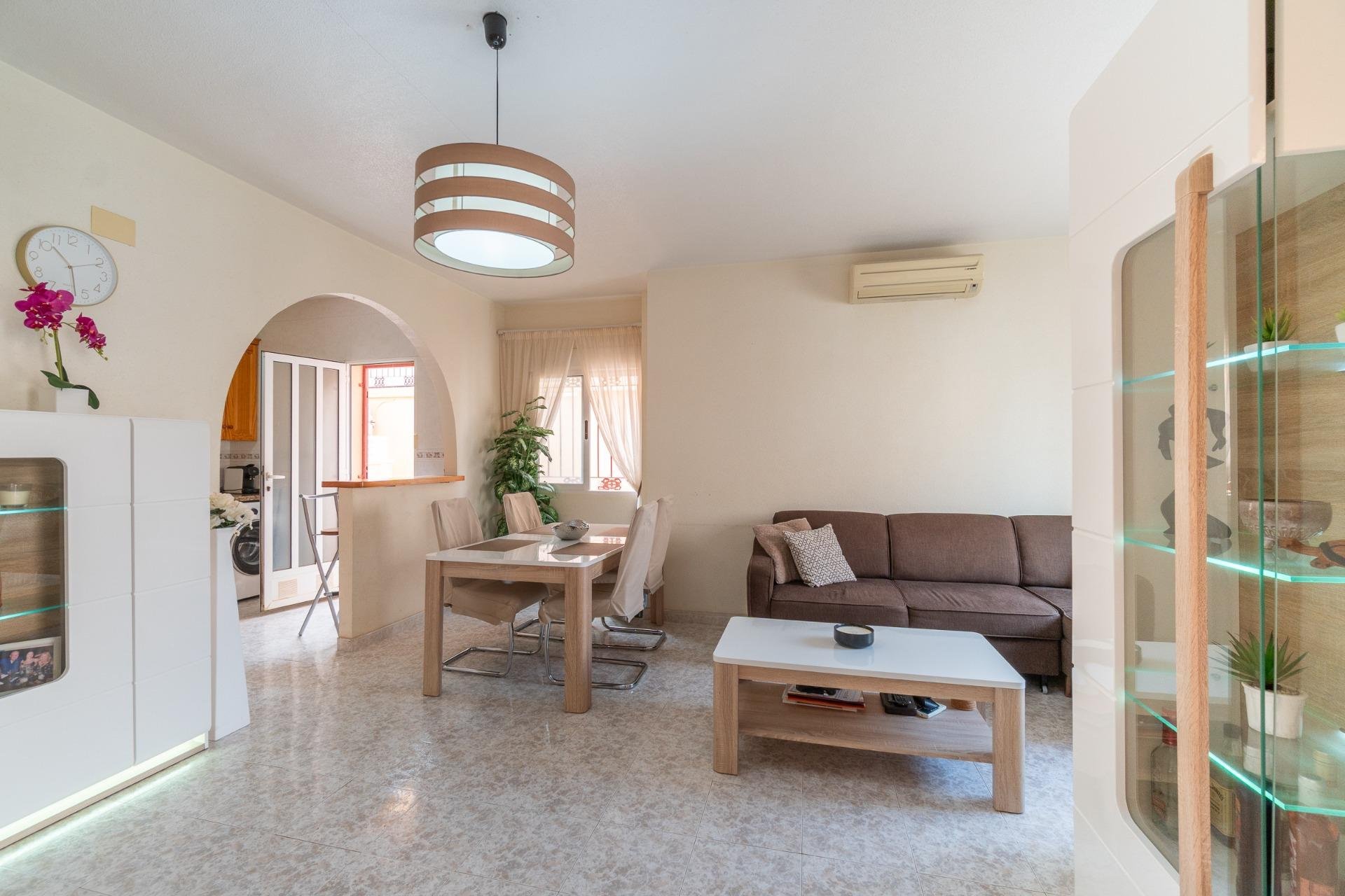 Återförsäljning - Radhus -
Orihuela Costa - Playa Flamenca