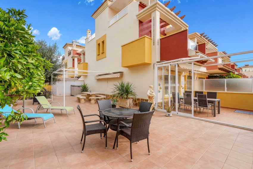 Återförsäljning - Radhus -
Orihuela Costa - Villamartín