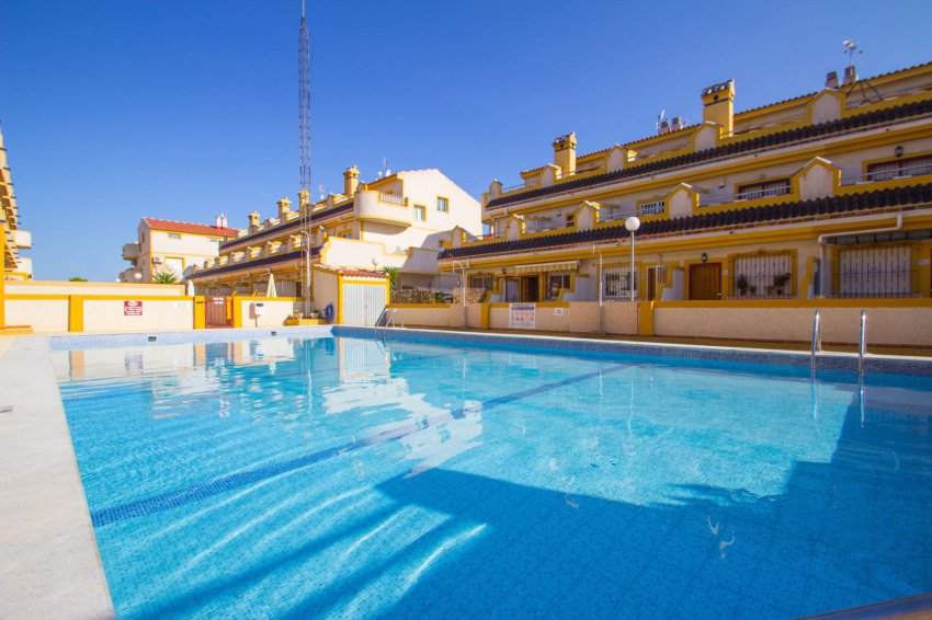Återförsäljning - Radhus -
Playa Flamenca