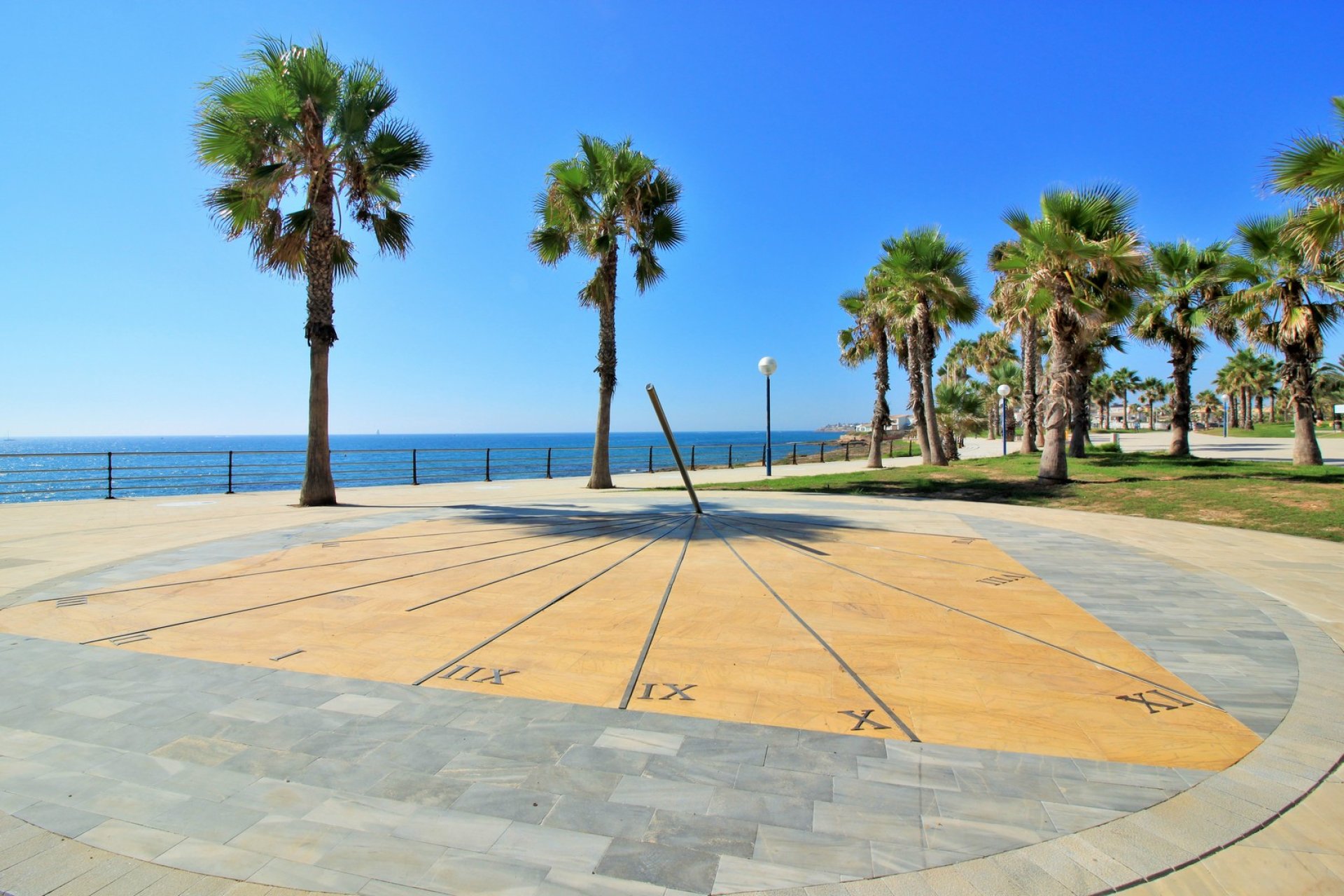 Återförsäljning - Radhus -
Playa Flamenca