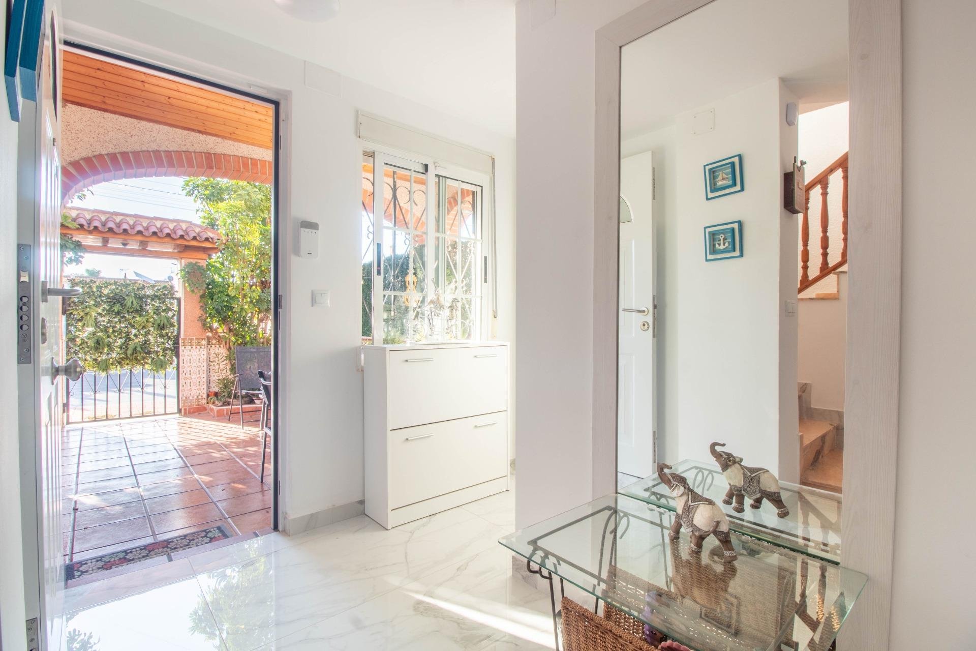 Återförsäljning - Radhus -
Torrevieja - Acequion