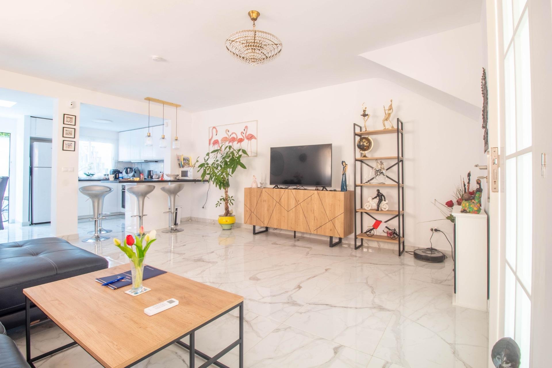 Återförsäljning - Radhus -
Torrevieja - Acequion