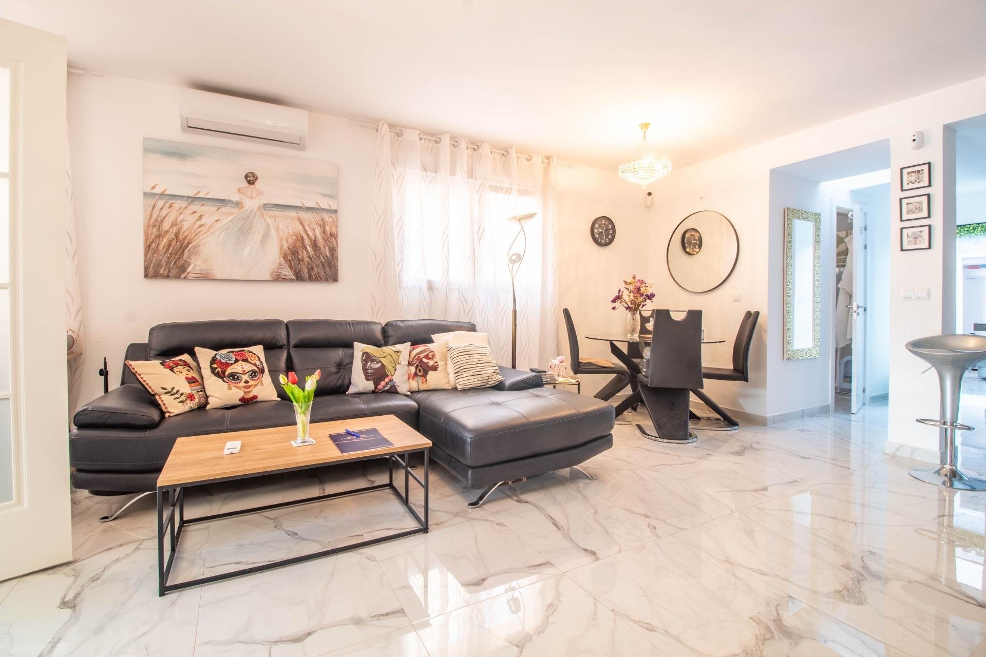 Återförsäljning - Radhus -
Torrevieja - Acequion