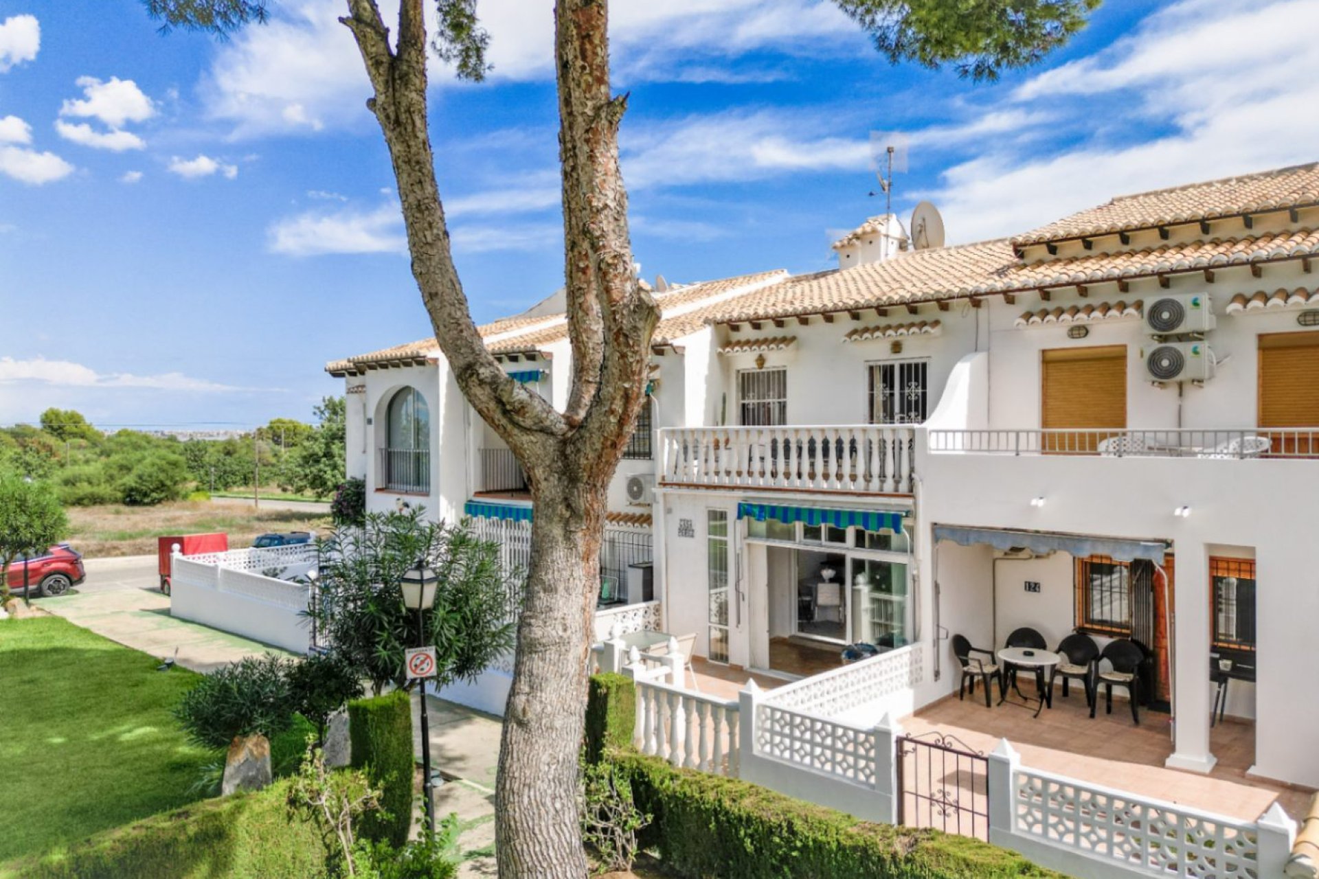 Återförsäljning - Radhus -
Torrevieja - Lago jardin