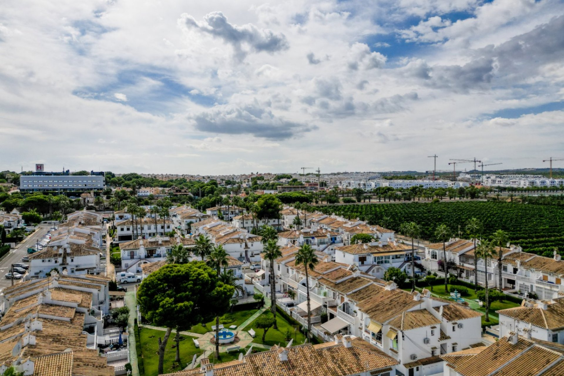 Återförsäljning - Radhus -
Torrevieja - Lago jardin