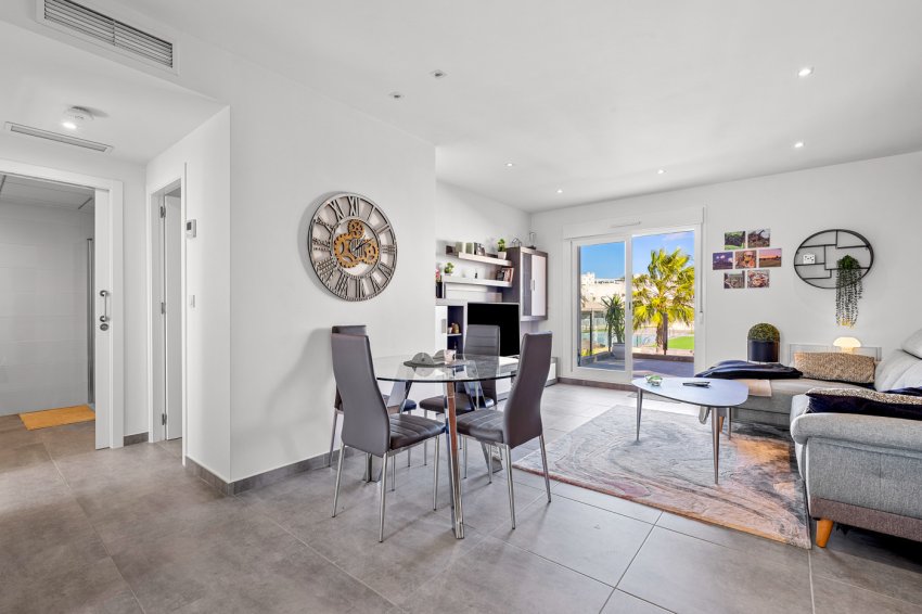 Återförsäljning - Radhus -
Torrevieja