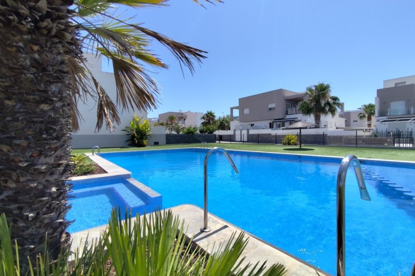 Återförsäljning - Radhus -
Torrevieja