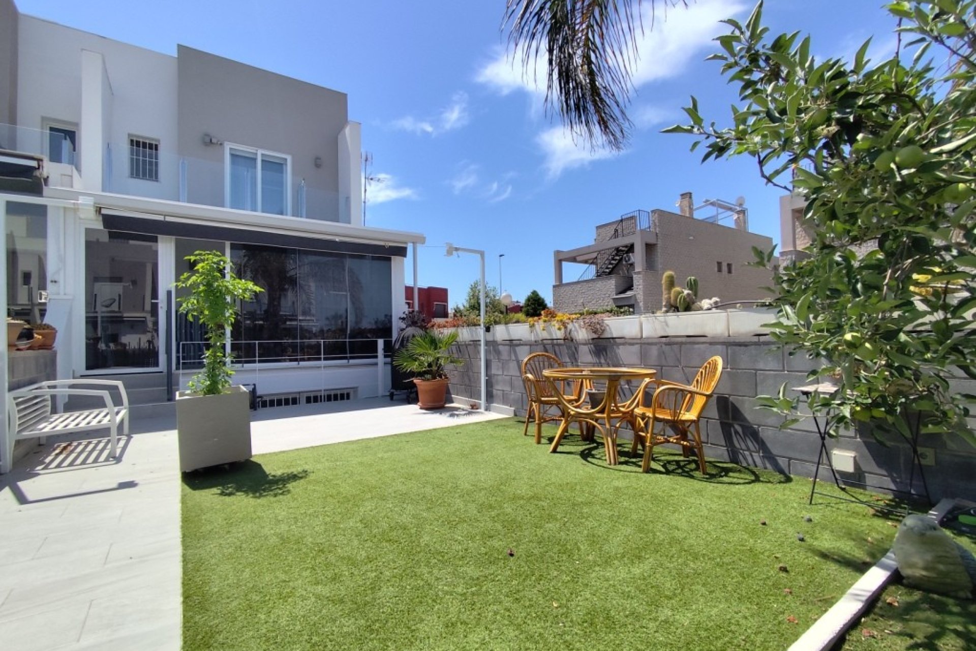 Återförsäljning - Radhus -
Torrevieja