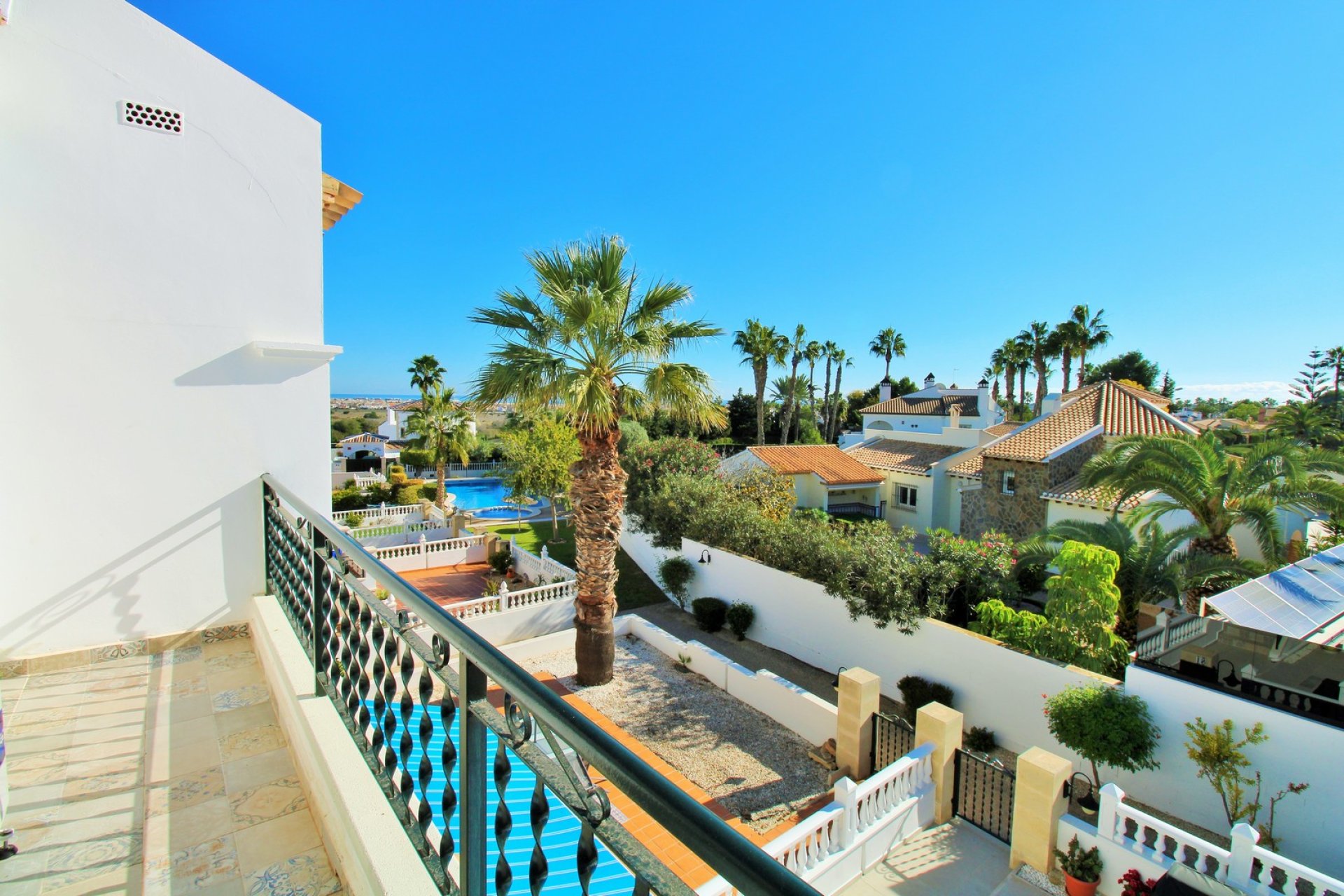 Återförsäljning - Radhus -
Villamartin - Las Violetas