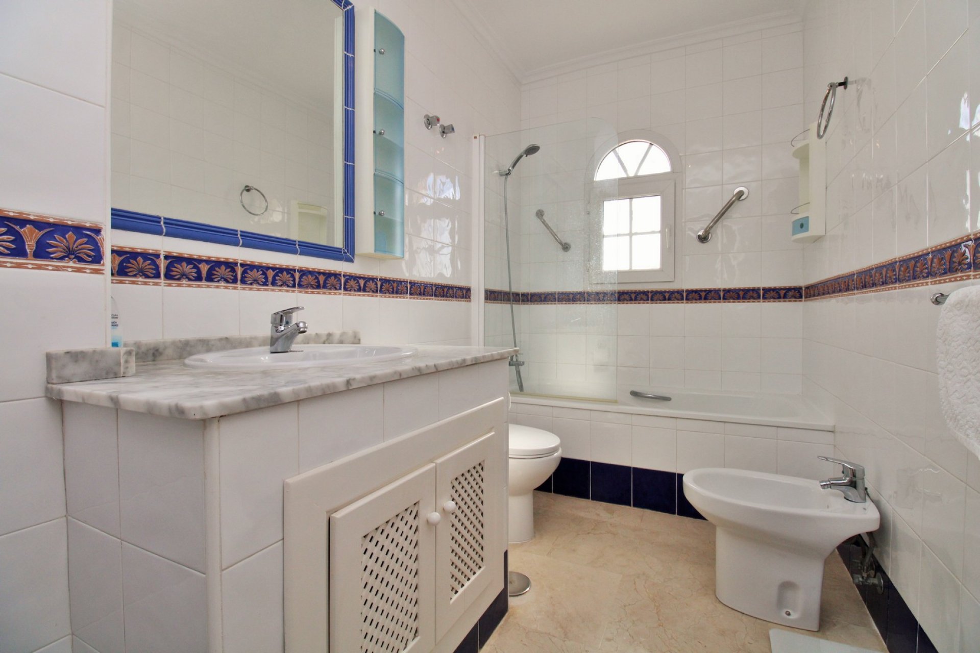 Återförsäljning - Radhus -
Villamartin - Las Violetas