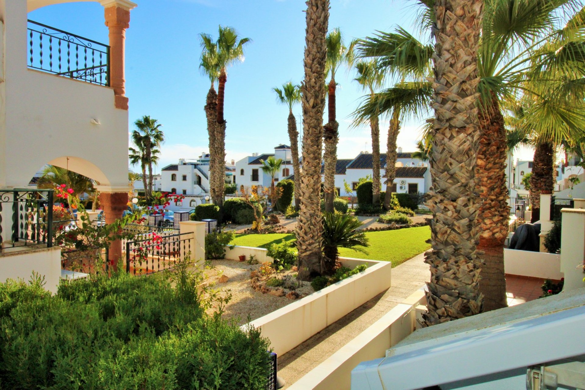 Återförsäljning - Radhus -
Villamartin - PAU 8