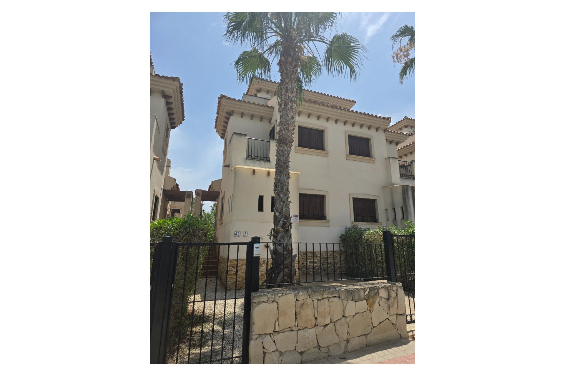 Återförsäljning - Semi detached -
Algorfa - La Finca Golf Resort