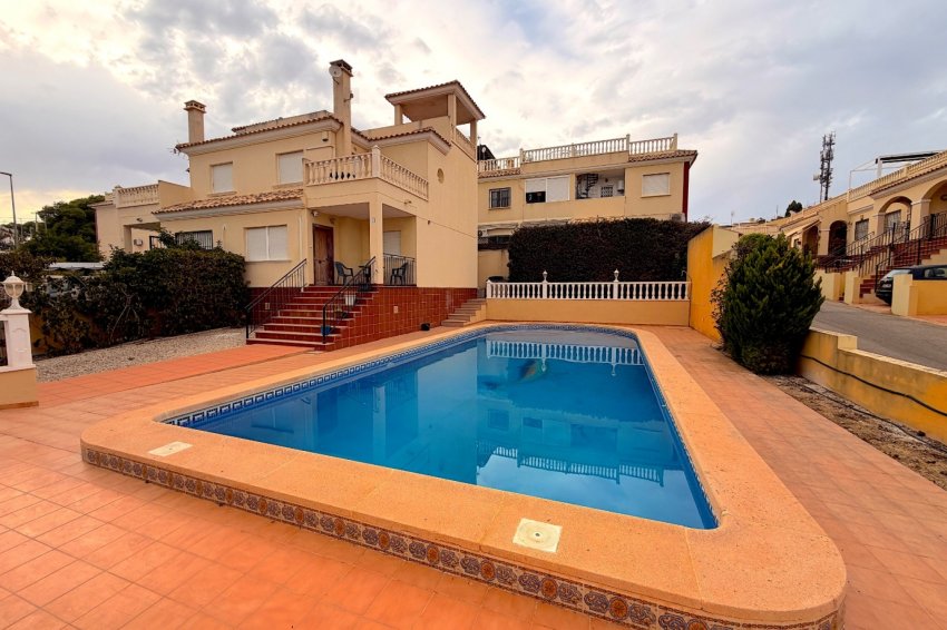 Återförsäljning - Semi detached -
Algorfa - Montemar